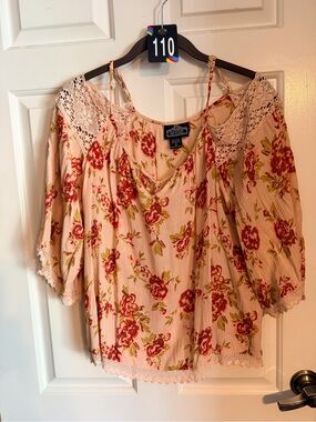 Angel Pink Floral Lace Cold-Shoulder Blouse